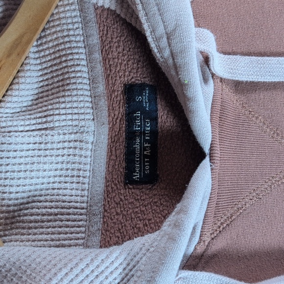 Abercrombie & Fitch Men's Tan and Cream Hoodie Sweater - Picture 2 of 5